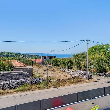 Half Moon Βίλα Τρογκίρ