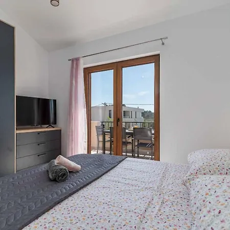 Βίλα Half Moon *