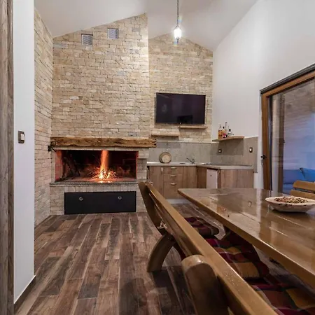 Βίλα Half Moon Τρογκίρ